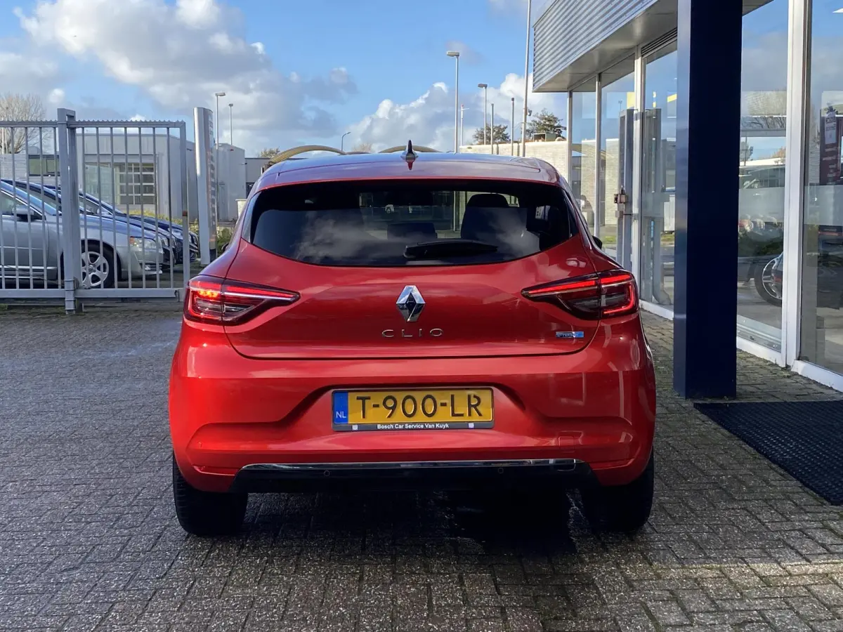 1.6 E-Tech Hybrid 145 Techno / Automaat / NL-Auto / 15.000 Km / Dealer-Onderhouden / Cruise-Control / Climate-Control / LED / Keyless / Apple-Carplay & Android-Auto / Sfeerverlichting / DAB 