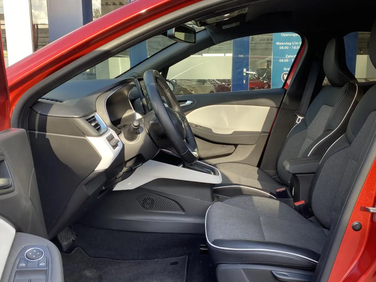 1.6 E-Tech Hybrid 145 Techno / Automaat / NL-Auto / 15.000 Km / Dealer-Onderhouden / Cruise-Control / Climate-Control / LED / Keyless / Apple-Carplay & Android-Auto / Sfeerverlichting / DAB 