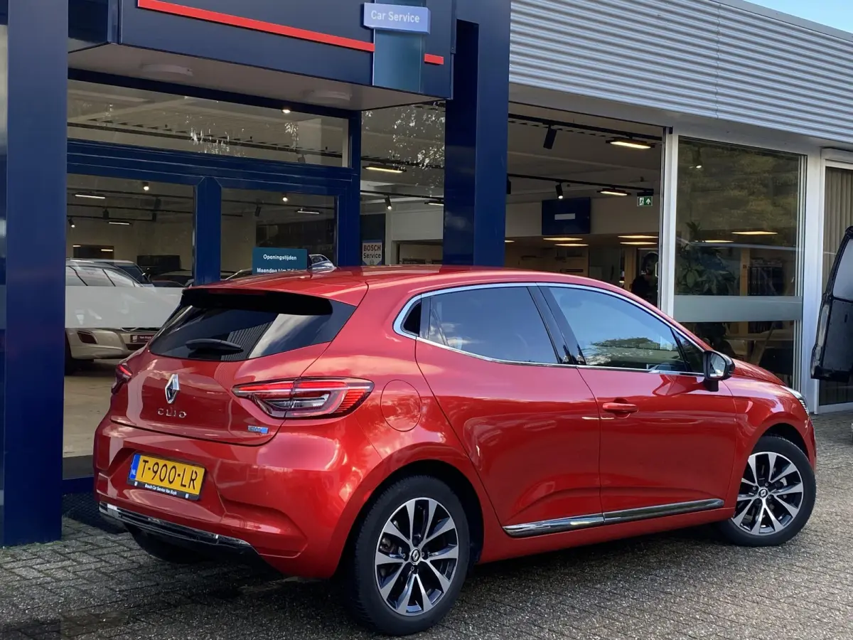 1.6 E-Tech Hybrid 145 Techno / Automaat / NL-Auto / 15.000 Km / Dealer-Onderhouden / Cruise-Control / Climate-Control / LED / Keyless / Apple-Carplay & Android-Auto / Sfeerverlichting / DAB 