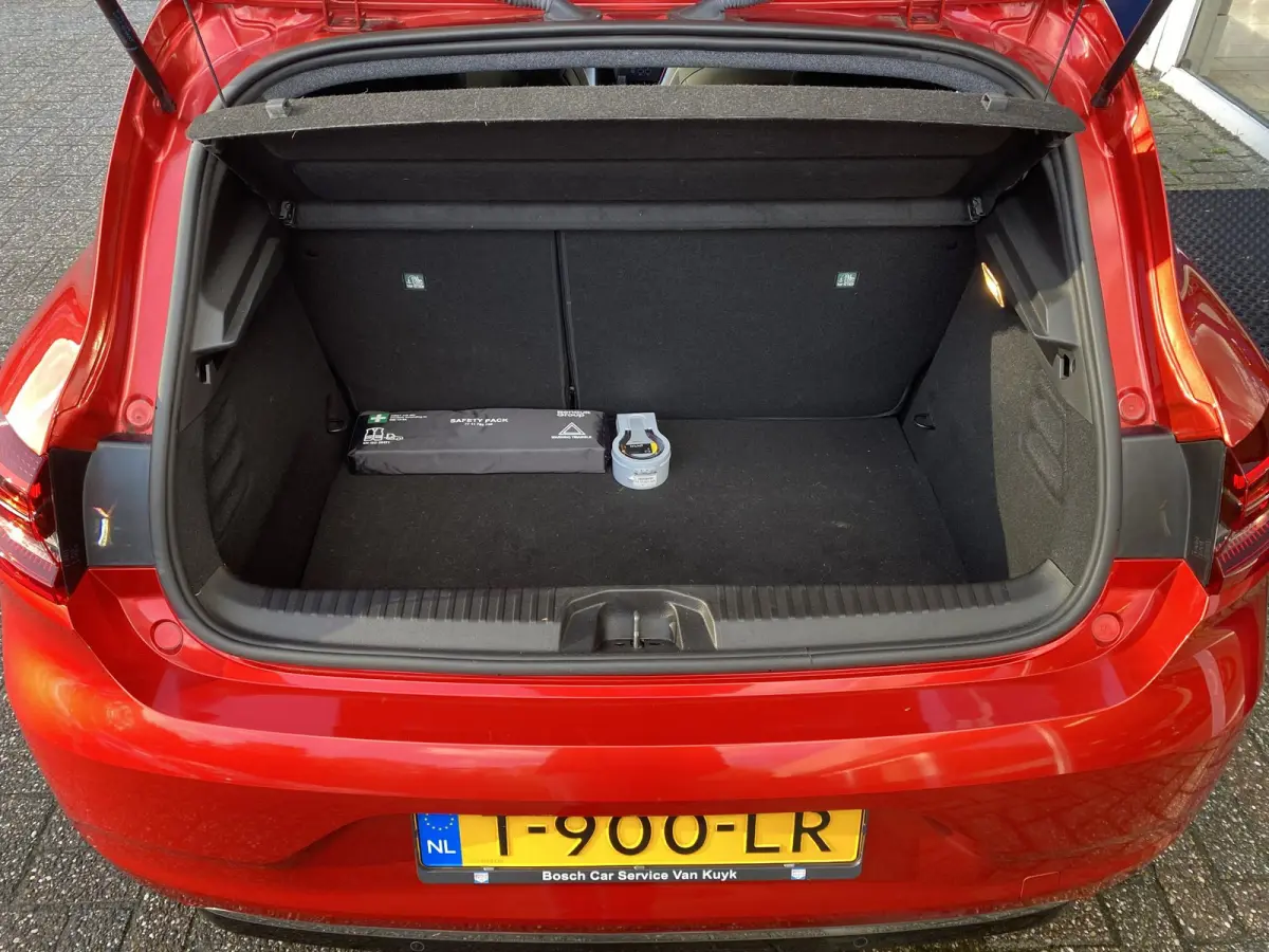 1.6 E-Tech Hybrid 145 Techno / Automaat / NL-Auto / 15.000 Km / Dealer-Onderhouden / Cruise-Control / Climate-Control / LED / Keyless / Apple-Carplay & Android-Auto / Sfeerverlichting / DAB 