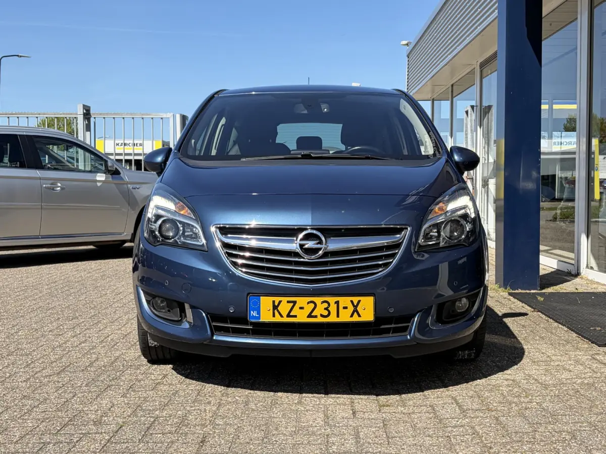 1.4 Turbo Blitz / NL-Auto / 1e-Eigenaar / Stuur-Stoelverwarming / Cruise-Control / Trekhaak / Climate-Control / Radio-Bluetooth / Navi / PDC V+A / Camera / 16'' LMV / ENZ.