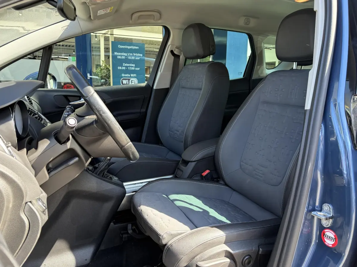 1.4 Turbo Blitz / NL-Auto / 1e-Eigenaar / Stuur-Stoelverwarming / Cruise-Control / Trekhaak / Climate-Control / Radio-Bluetooth / Navi / PDC V+A / Camera / 16'' LMV / ENZ.