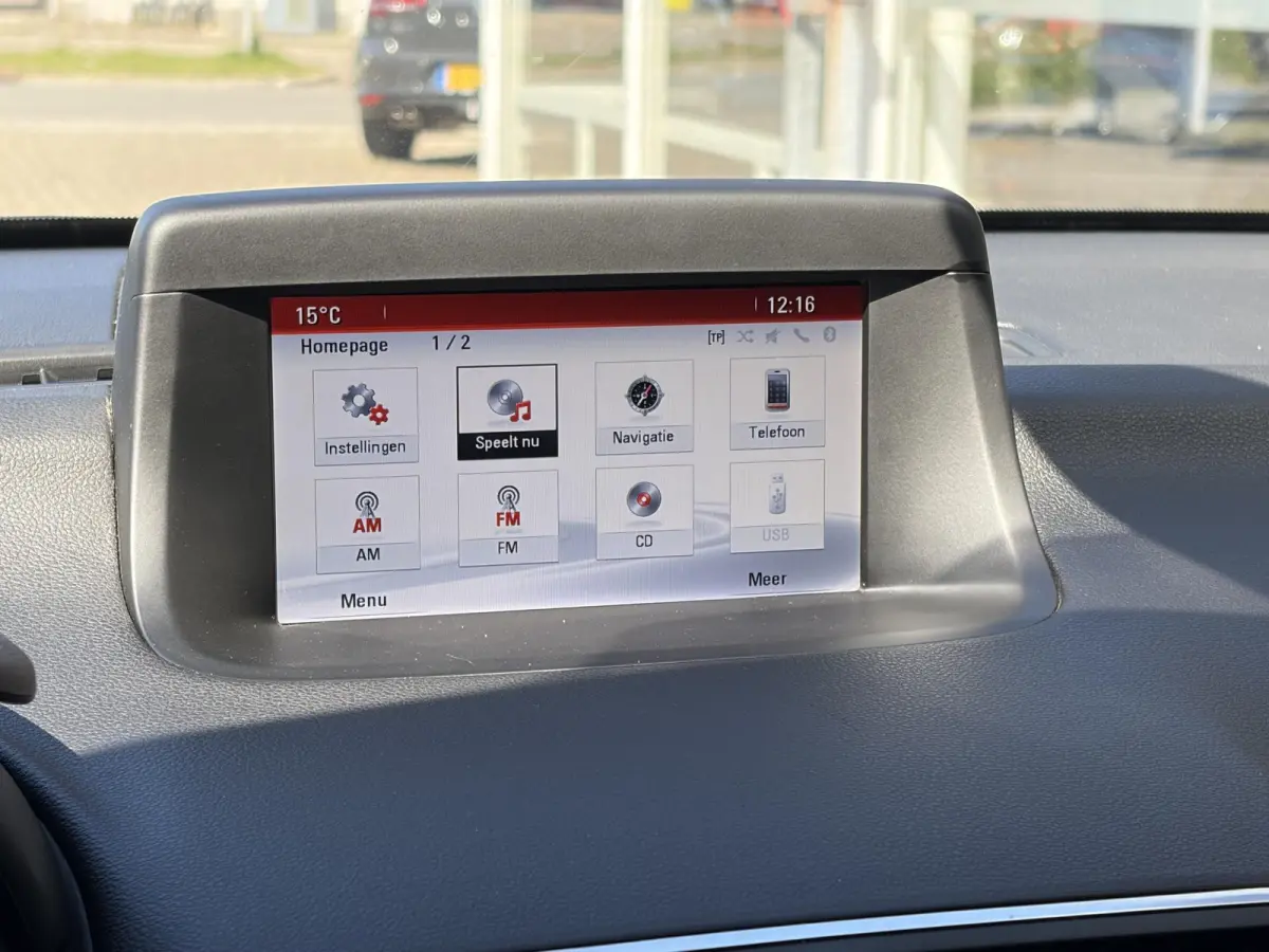 1.4 Turbo Blitz / NL-Auto / 1e-Eigenaar / Stuur-Stoelverwarming / Cruise-Control / Trekhaak / Climate-Control / Radio-Bluetooth / Navi / PDC V+A / Camera / 16'' LMV / ENZ.