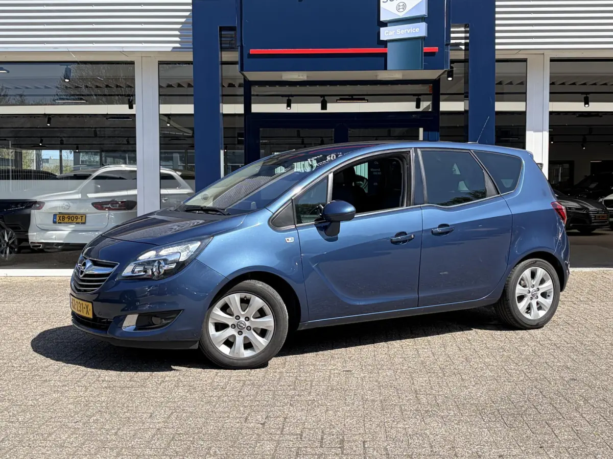 1.4 Turbo Blitz / NL-Auto / 1e-Eigenaar / Stuur-Stoelverwarming / Cruise-Control / Trekhaak / Climate-Control / Radio-Bluetooth / Navi / PDC V+A / Camera / 16'' LMV / ENZ.