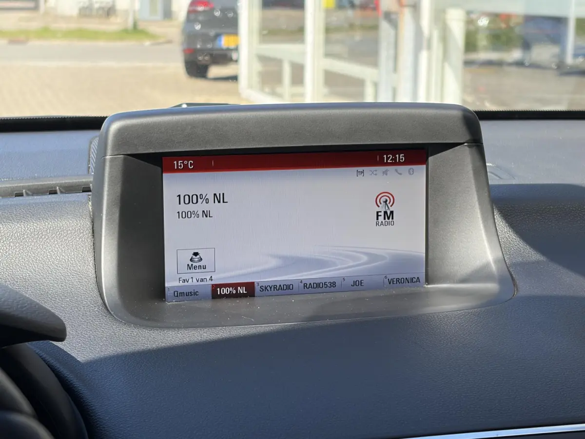 1.4 Turbo Blitz / NL-Auto / 1e-Eigenaar / Stuur-Stoelverwarming / Cruise-Control / Trekhaak / Climate-Control / Radio-Bluetooth / Navi / PDC V+A / Camera / 16'' LMV / ENZ.