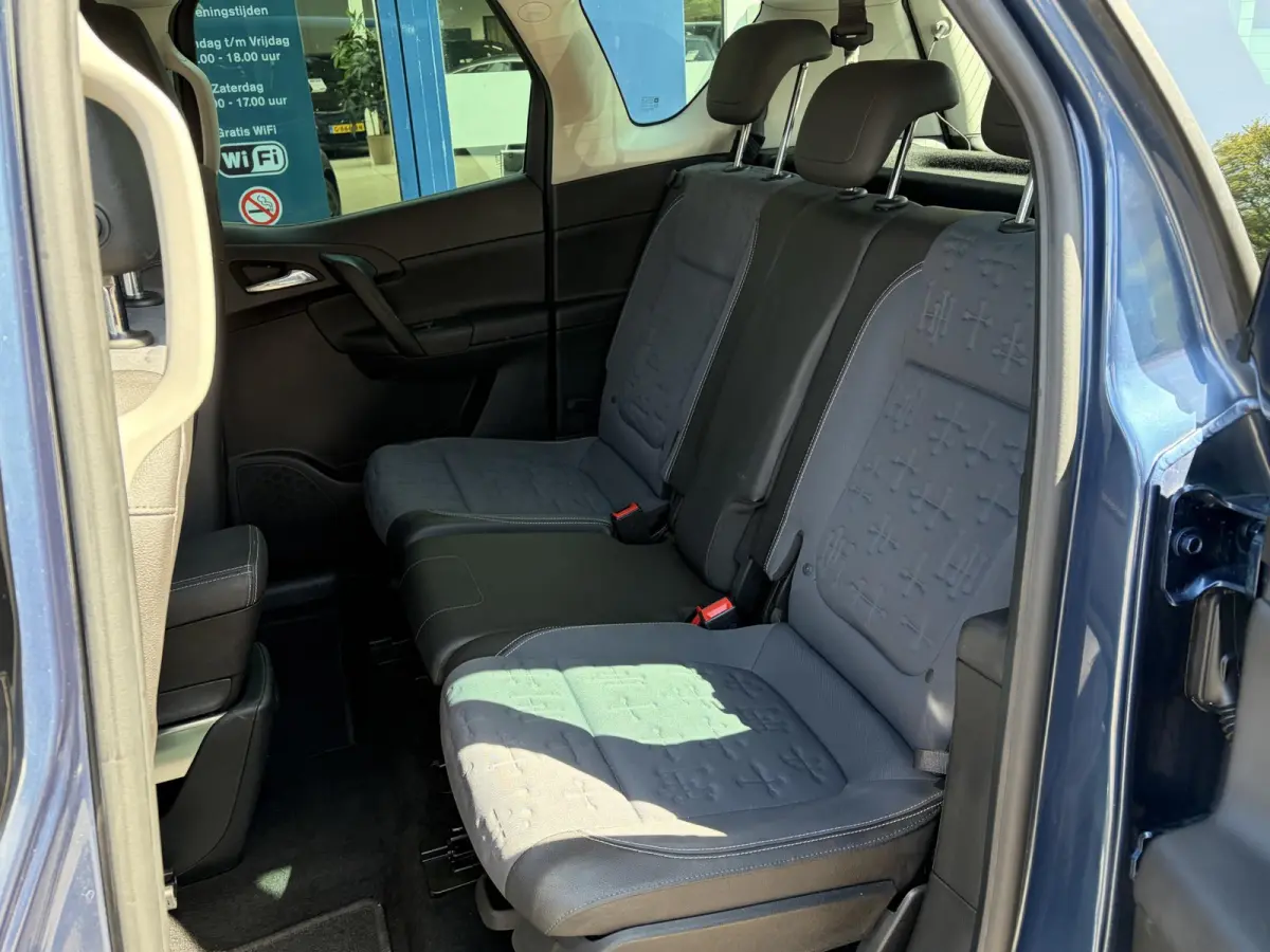 1.4 Turbo Blitz / NL-Auto / 1e-Eigenaar / Stuur-Stoelverwarming / Cruise-Control / Trekhaak / Climate-Control / Radio-Bluetooth / Navi / PDC V+A / Camera / 16'' LMV / ENZ.