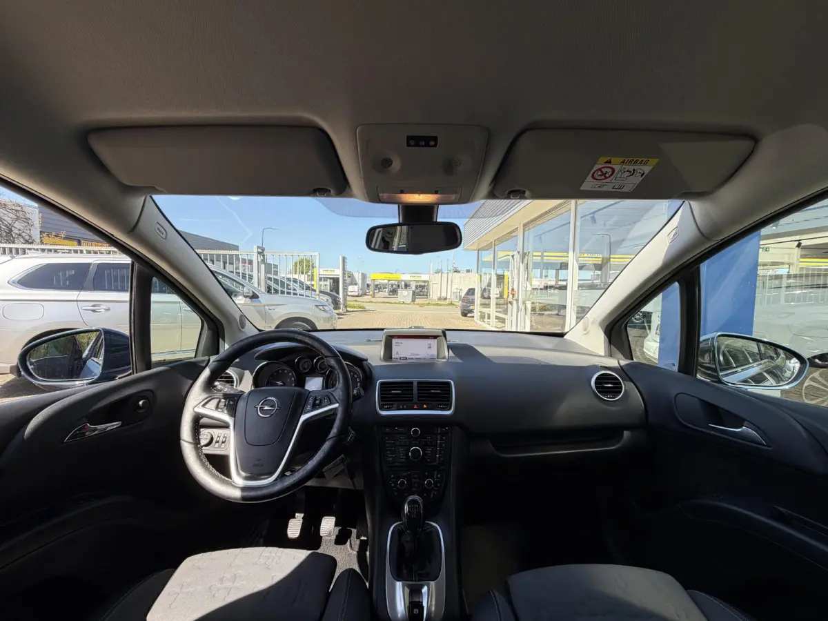 1.4 Turbo Blitz / NL-Auto / 1e-Eigenaar / Stuur-Stoelverwarming / Cruise-Control / Trekhaak / Climate-Control / Radio-Bluetooth / Navi / PDC V+A / Camera / 16'' LMV / ENZ.