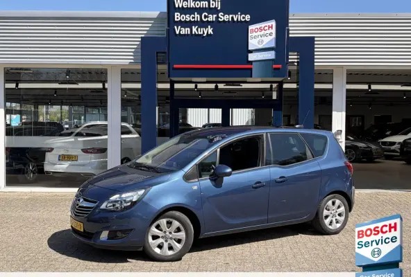 1.4 Turbo Blitz / NL-Auto / 1e-Eigenaar / Stuur-Stoelverwarming / Cruise-Control / Trekhaak / Climate-Control / Radio-Bluetooth / Navi / PDC V+A / Camera / 16'' LMV / ENZ.