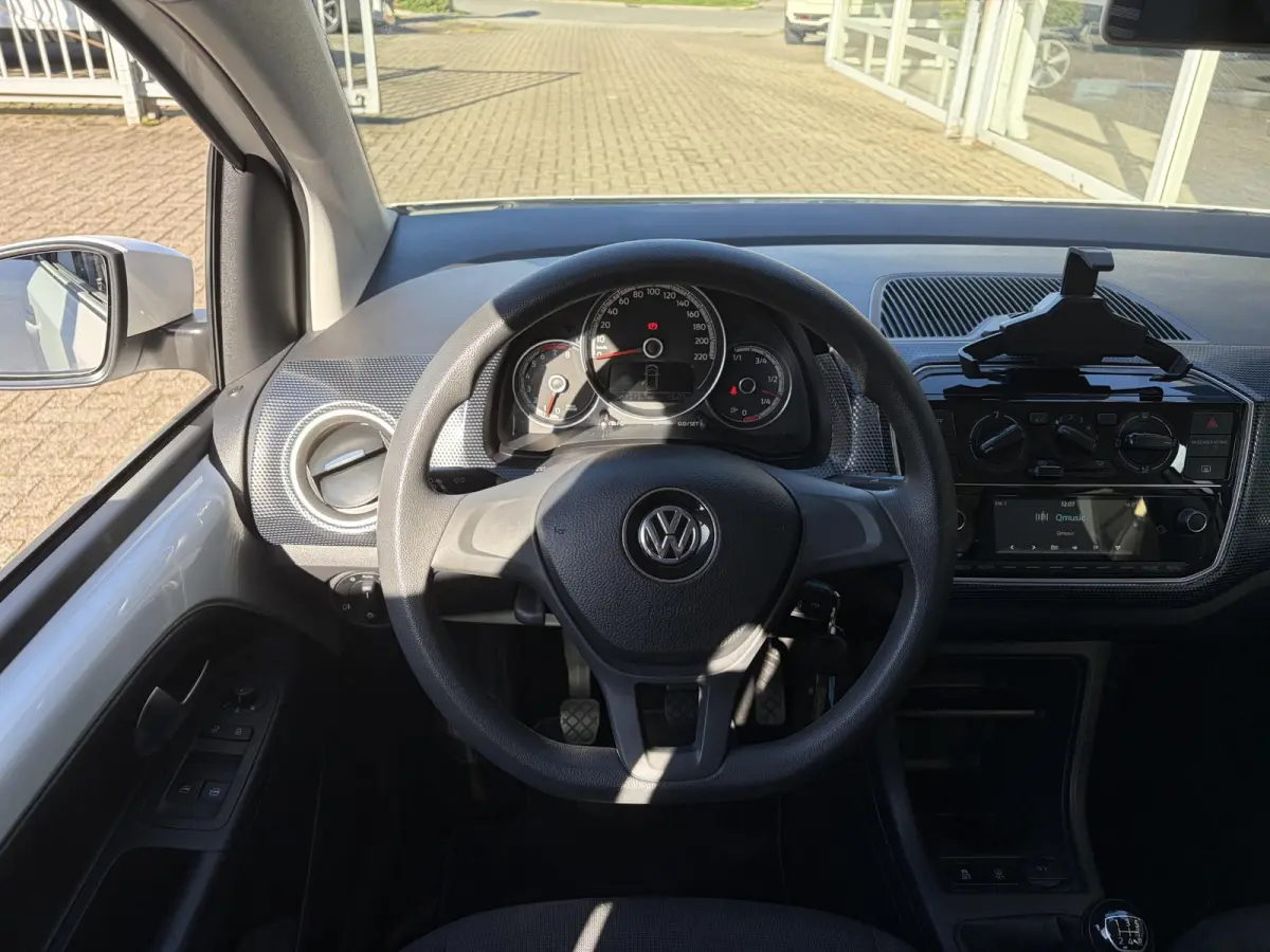 Up! 1.0 BMT move up! / 5-Deurs / NL-Auto / DAB Radio-Bluetooth / Airco / LED / All-Seasons / ENZ.