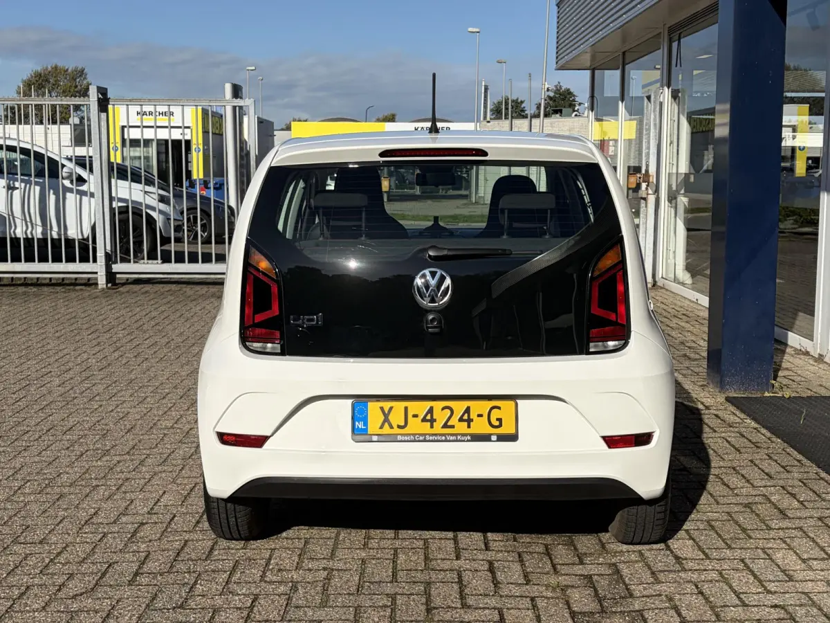Up! 1.0 BMT move up! / 5-Deurs / NL-Auto / DAB Radio-Bluetooth / Airco / LED / All-Seasons / ENZ.