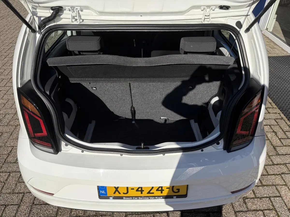 Up! 1.0 BMT move up! / 5-Deurs / NL-Auto / DAB Radio-Bluetooth / Airco / LED / All-Seasons / ENZ.