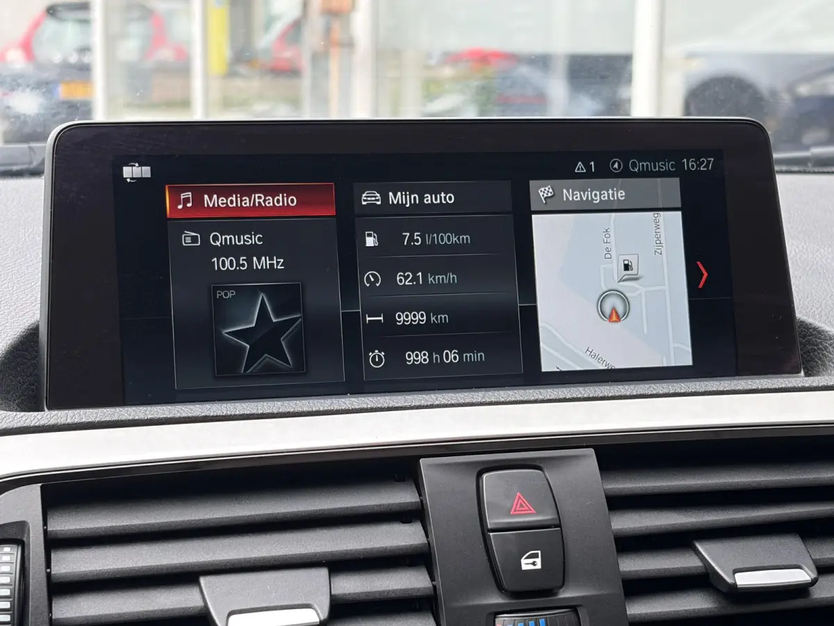 118i Corporate Lease High Executive / Automaat / NL-Auto / Vol-Leder / Facelift / Stoelverwarming / LED / Cruise-Control / Climate-Control / Trekhaak / PDC V+A / 16'' LMV / All-Season / ENZ.