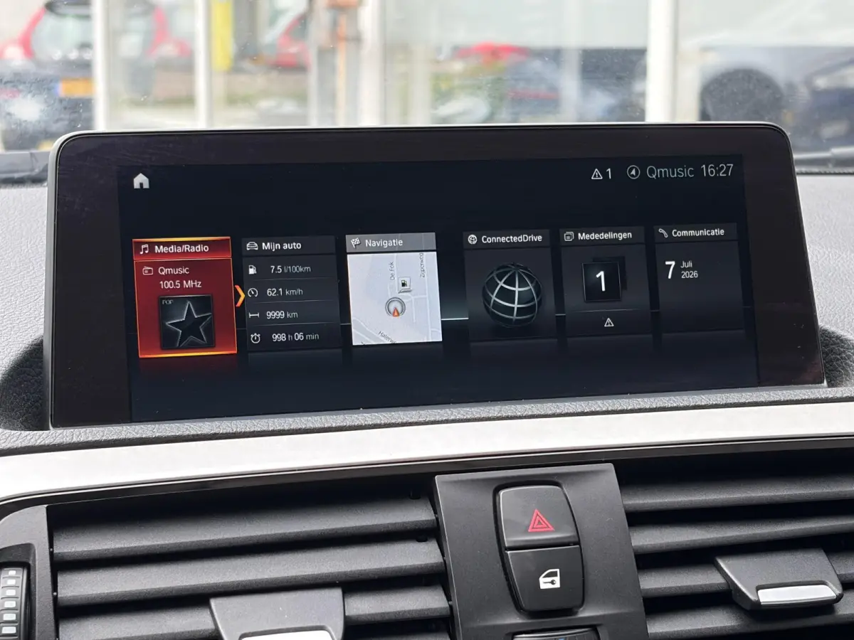 118i Corporate Lease High Executive / Automaat / NL-Auto / Vol-Leder / Facelift / Stoelverwarming / LED / Cruise-Control / Climate-Control / Trekhaak / PDC V+A / 16'' LMV / All-Season / ENZ.