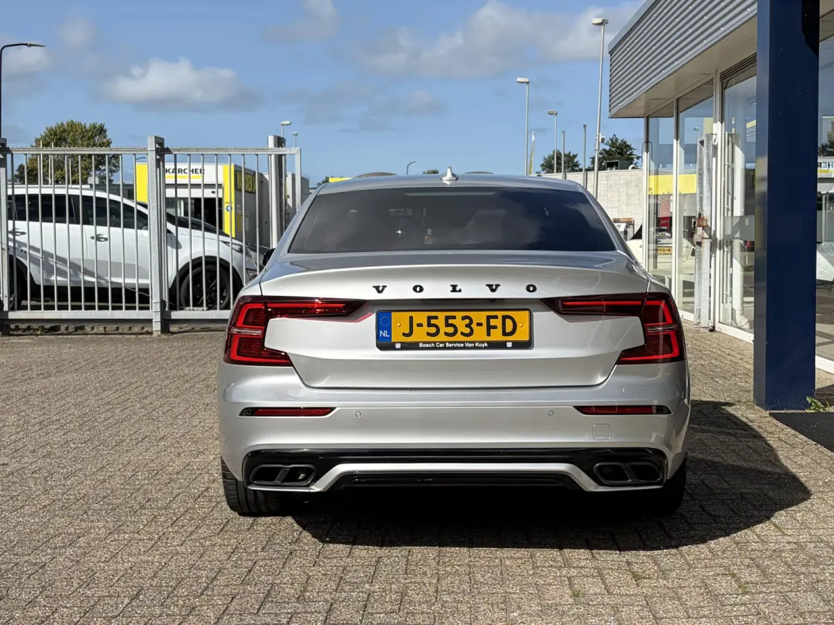 2.0 T4 R-Design / Automaat / NL-Auto / Dealer-Onderhouden / Adaptieve Cruise-Control / Pilot-Assist / Standkachel / Vol-Leder / Elektr.-Stoelen met Geheugen / LED / Keyless / Radio-Bluetooth