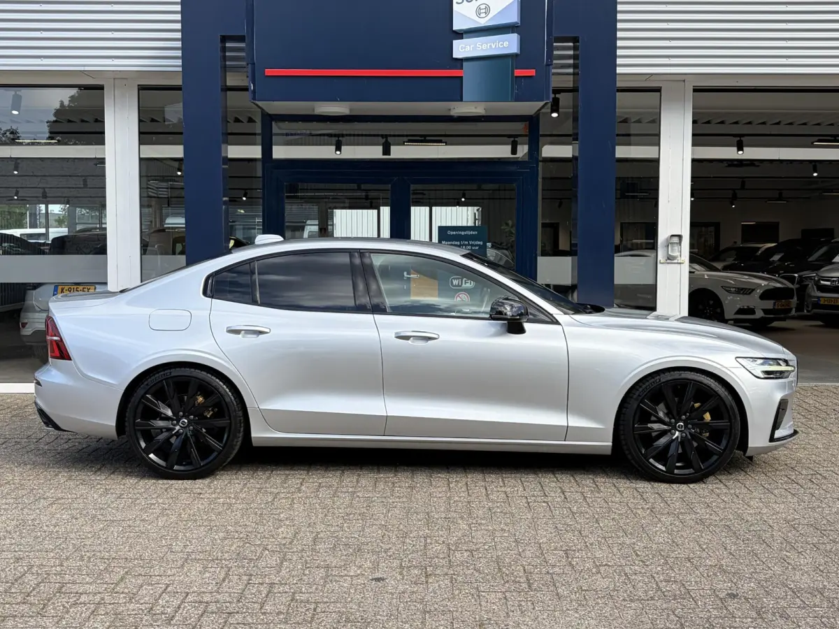 2.0 T4 R-Design / Automaat / NL-Auto / Dealer-Onderhouden / Adaptieve Cruise-Control / Pilot-Assist / Standkachel / Vol-Leder / Elektr.-Stoelen met Geheugen / LED / Keyless / Radio-Bluetooth
