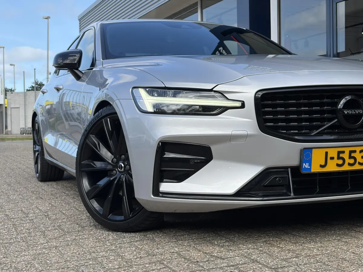 2.0 T4 R-Design / Automaat / NL-Auto / Dealer-Onderhouden / Adaptieve Cruise-Control / Pilot-Assist / Standkachel / Vol-Leder / Elektr.-Stoelen met Geheugen / LED / Keyless / Radio-Bluetooth