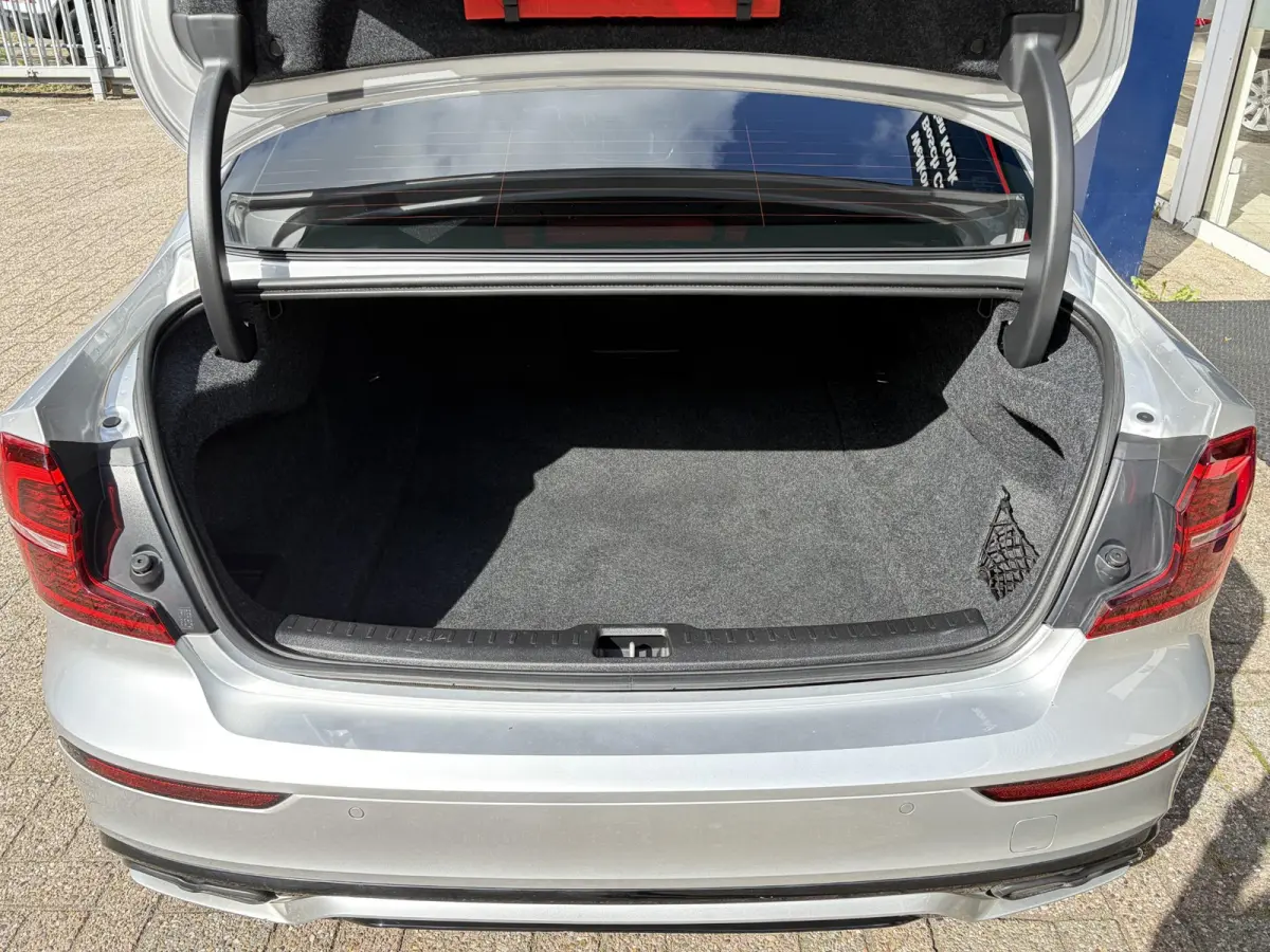 2.0 T4 R-Design / Automaat / NL-Auto / Dealer-Onderhouden / Adaptieve Cruise-Control / Pilot-Assist / Standkachel / Vol-Leder / Elektr.-Stoelen met Geheugen / LED / Keyless / Radio-Bluetooth
