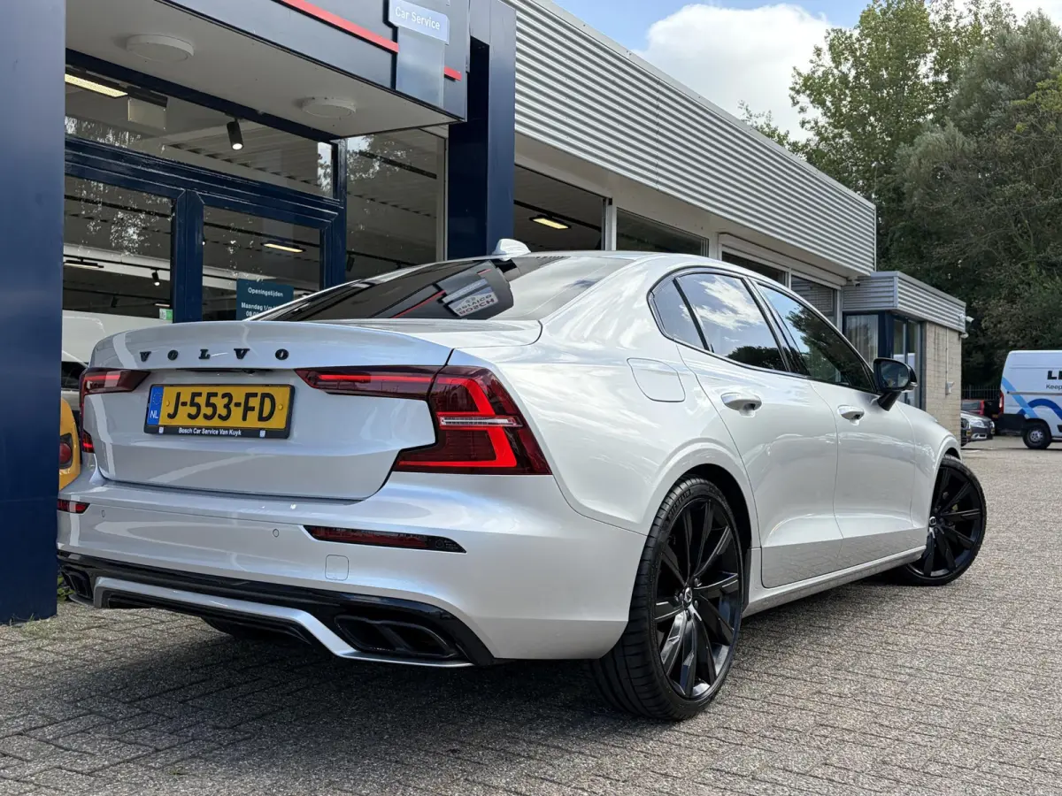 2.0 T4 R-Design / Automaat / NL-Auto / Dealer-Onderhouden / Adaptieve Cruise-Control / Pilot-Assist / Standkachel / Vol-Leder / Elektr.-Stoelen met Geheugen / LED / Keyless / Radio-Bluetooth