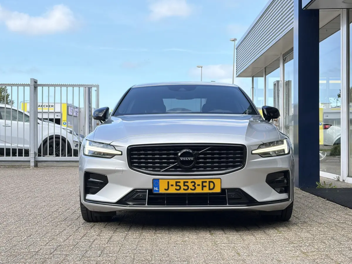 2.0 T4 R-Design / Automaat / NL-Auto / Dealer-Onderhouden / Adaptieve Cruise-Control / Pilot-Assist / Standkachel / Vol-Leder / Elektr.-Stoelen met Geheugen / LED / Keyless / Radio-Bluetooth