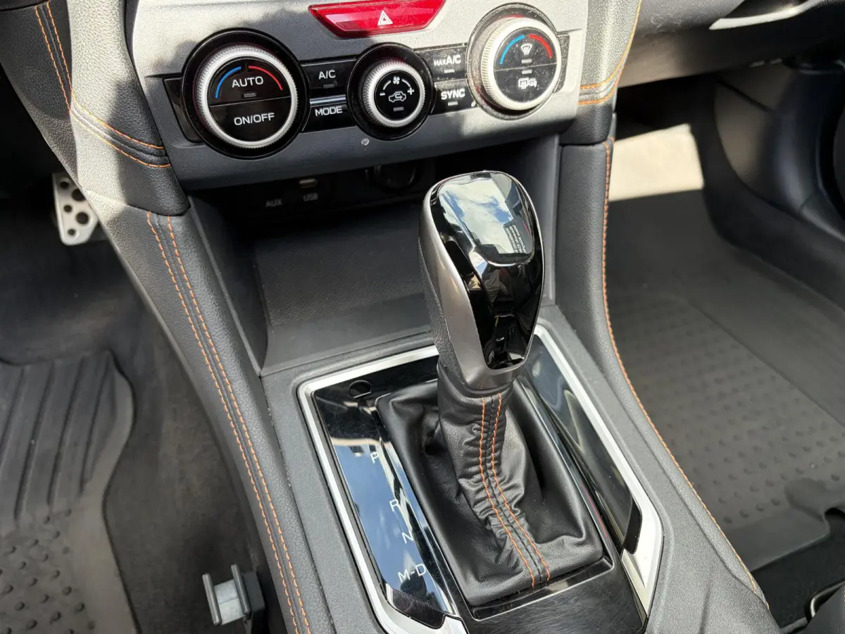 2.0i Premium / Automaat / AWD / Vol-Leder / Schuif-Kanteldak / Trekhaak / Stoel-/Stuurverwarming / Adaptieve Cruise-Control / Apple-Carplay & Android-Auto / LED / Keyless / Climate-Control /