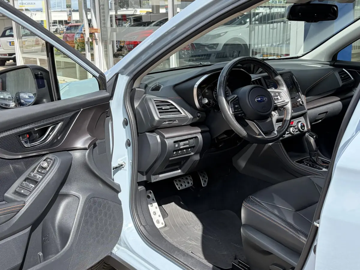 2.0i Premium / Automaat / AWD / Vol-Leder / Schuif-Kanteldak / Trekhaak / Stoel-/Stuurverwarming / Adaptieve Cruise-Control / Apple-Carplay & Android-Auto / LED / Keyless / Climate-Control /