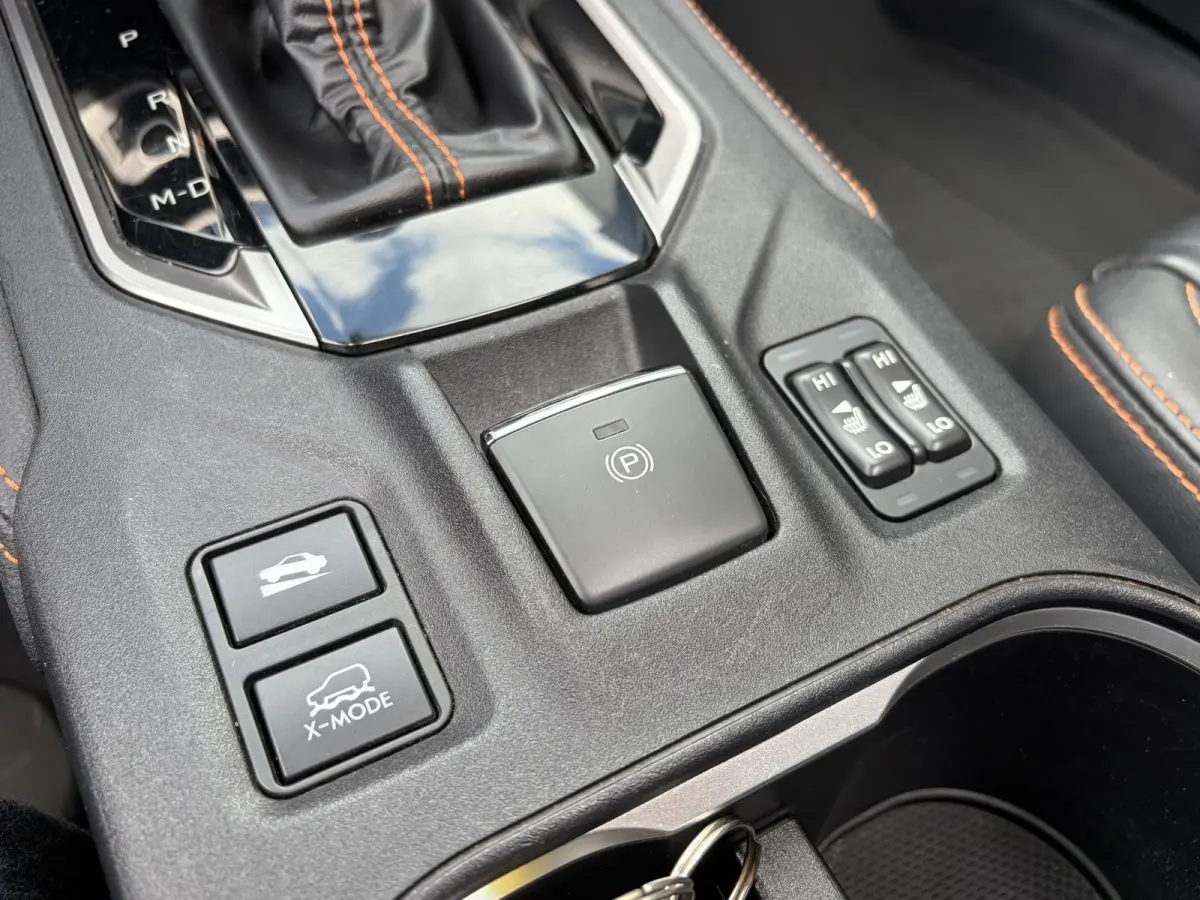 2.0i Premium / Automaat / AWD / Vol-Leder / Schuif-Kanteldak / Trekhaak / Stoel-/Stuurverwarming / Adaptieve Cruise-Control / Apple-Carplay & Android-Auto / LED / Keyless / Climate-Control /