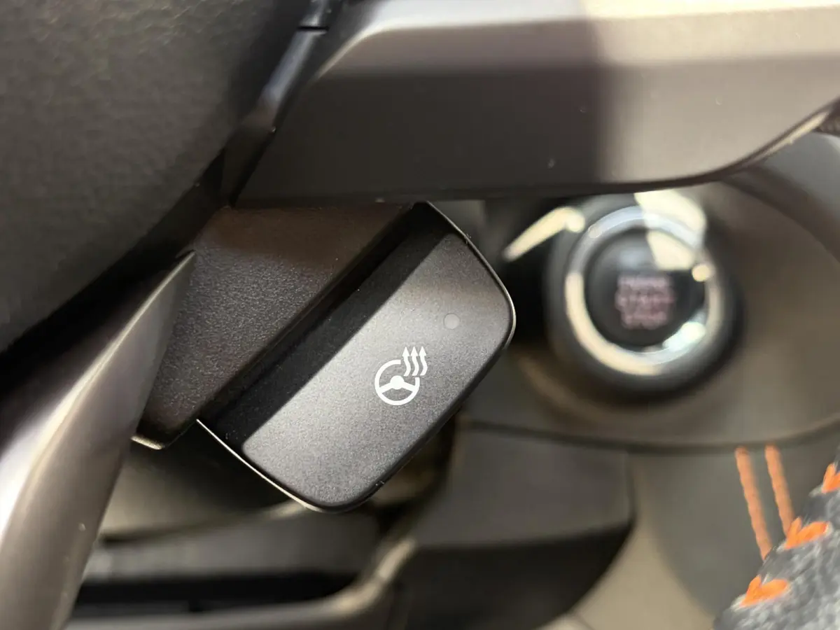 2.0i Premium / Automaat / AWD / Vol-Leder / Schuif-Kanteldak / Trekhaak / Stoel-/Stuurverwarming / Adaptieve Cruise-Control / Apple-Carplay & Android-Auto / LED / Keyless / Climate-Control /