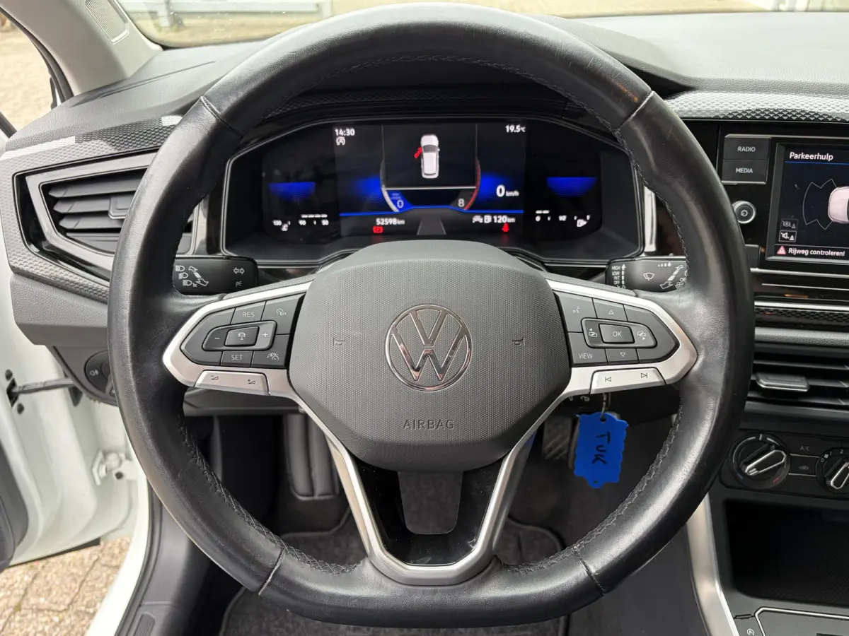1.0 TSI Life / 5-Deurs / NL-Auto / Adaptive Cruise-Control / Digital-Cockpit / Full-LED / Apple-Carplay & Android Auto / Airco / DAB Radio-Bluetooth / PDC V+A / 15'' LMV / All-Season / ENZ.