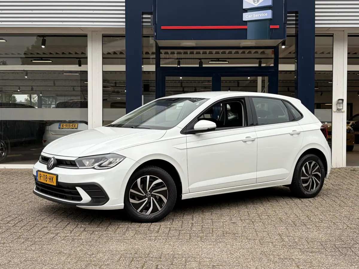 1.0 TSI Life / 5-Deurs / NL-Auto / Adaptive Cruise-Control / Digital-Cockpit / Full-LED / Apple-Carplay & Android Auto / Airco / DAB Radio-Bluetooth / PDC V+A / 15'' LMV / All-Season / ENZ.