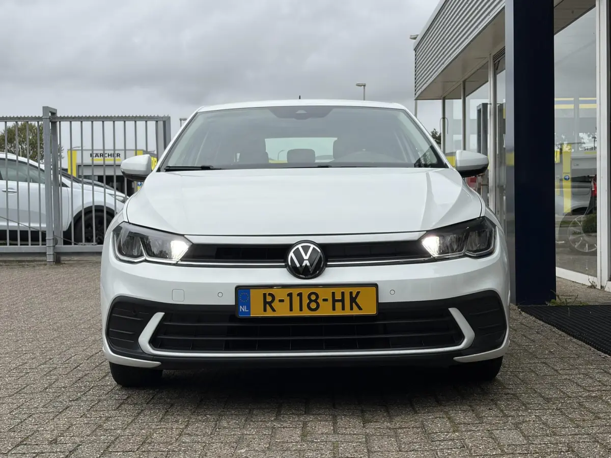 1.0 TSI Life / 5-Deurs / NL-Auto / Adaptive Cruise-Control / Digital-Cockpit / Full-LED / Apple-Carplay & Android Auto / Airco / DAB Radio-Bluetooth / PDC V+A / 15'' LMV / All-Season / ENZ.