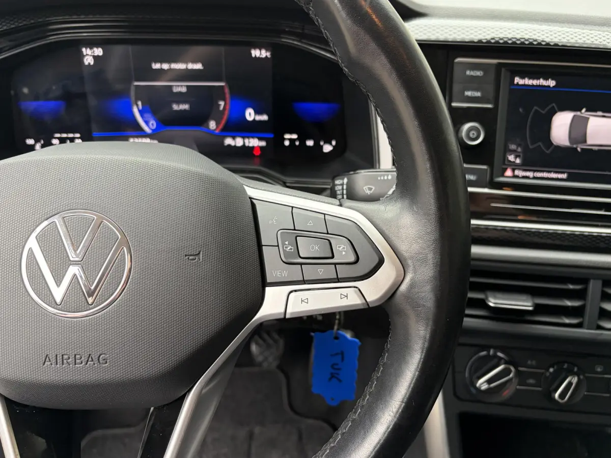 1.0 TSI Life / 5-Deurs / NL-Auto / Adaptive Cruise-Control / Digital-Cockpit / Full-LED / Apple-Carplay & Android Auto / Airco / DAB Radio-Bluetooth / PDC V+A / 15'' LMV / All-Season / ENZ.