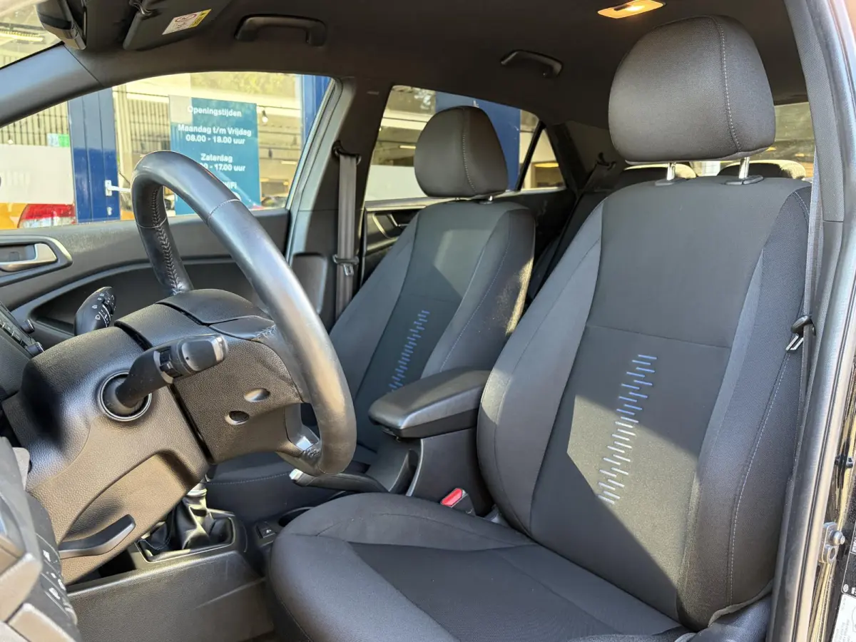1.0 T-GDI Essence / Cruise-Control / Airco / DAB Radio-Bluetooth / Navi / PDC met Camera / 16'' LMV / ENZ.