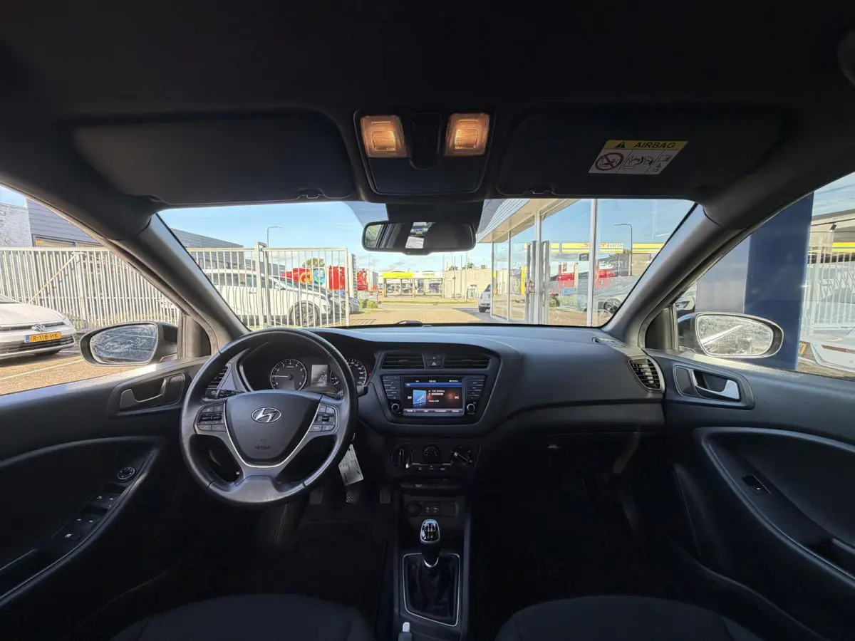 1.0 T-GDI Essence / Cruise-Control / Airco / DAB Radio-Bluetooth / Navi / PDC met Camera / 16'' LMV / ENZ.