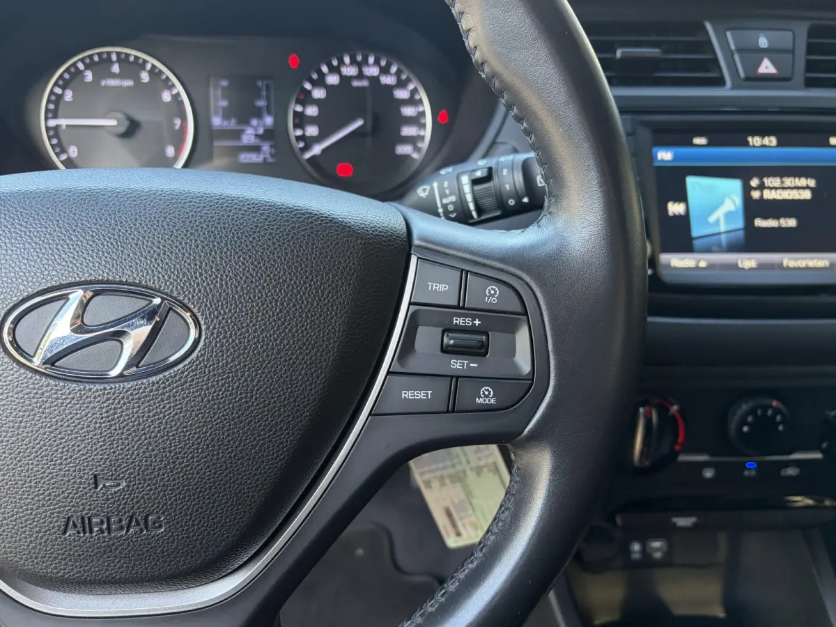 1.0 T-GDI Essence / Cruise-Control / Airco / DAB Radio-Bluetooth / Navi / PDC met Camera / 16'' LMV / ENZ.