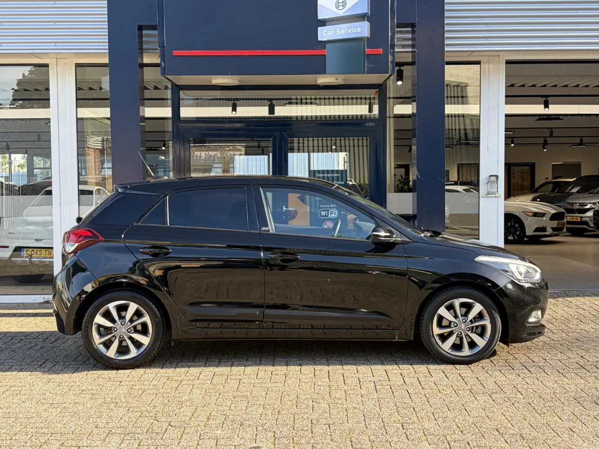 1.0 T-GDI Essence / Cruise-Control / Airco / DAB Radio-Bluetooth / Navi / PDC met Camera / 16'' LMV / ENZ.