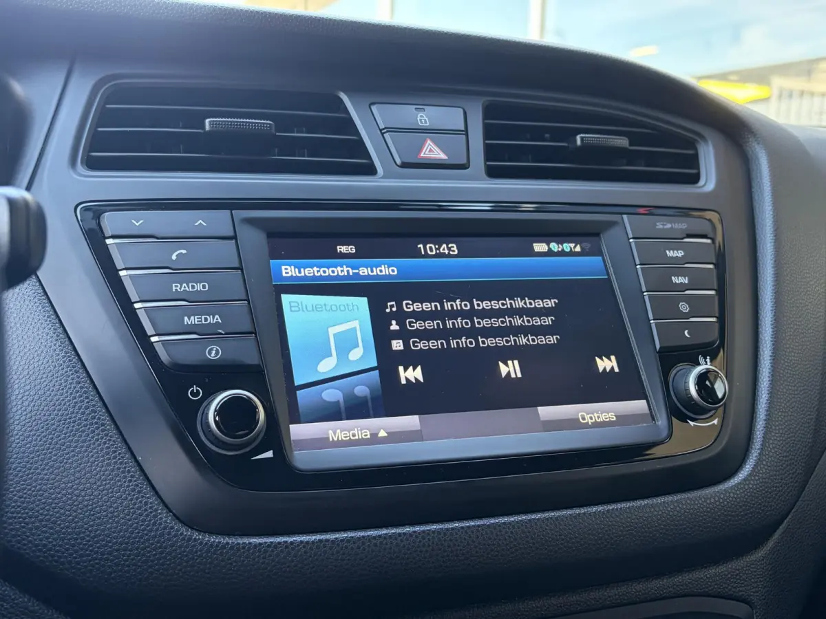 1.0 T-GDI Essence / Cruise-Control / Airco / DAB Radio-Bluetooth / Navi / PDC met Camera / 16'' LMV / ENZ.