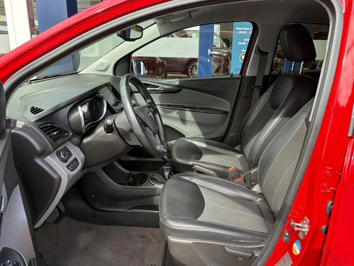 1.0 ecoFLEX Innovation / Automaat / NL-Auto / Dealer-Onderhouden / Cruise-Control / Apple-Carplay & Android-Auto / Climate-Control / DAB Radio-Bluetooth / PDC / 15'' LMV / All-Seasons / ENZ.