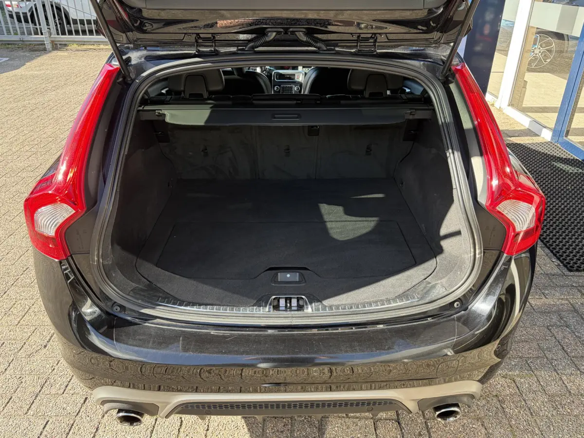 2.0 T4 Business Sport / Automaat / 190 PK / Dealer-Onderhouden / Standkachel / Adaptieve Cruise-Control / Stuur-/ Stoelverwarming + Achter / Climate-Control / Keyless / Radio-Bluetooth / Nav