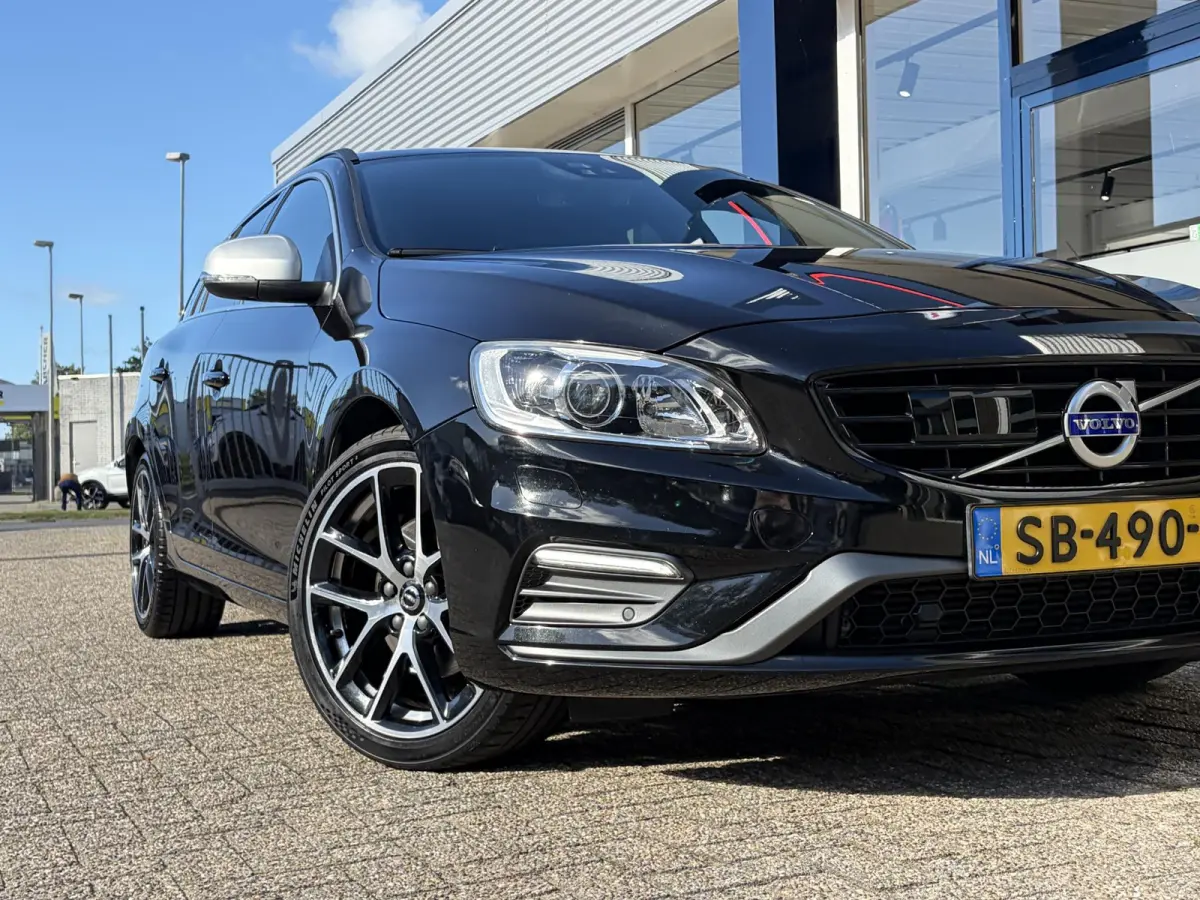 2.0 T4 Business Sport / Automaat / 190 PK / Dealer-Onderhouden / Standkachel / Adaptieve Cruise-Control / Stuur-/ Stoelverwarming + Achter / Climate-Control / Keyless / Radio-Bluetooth / Nav