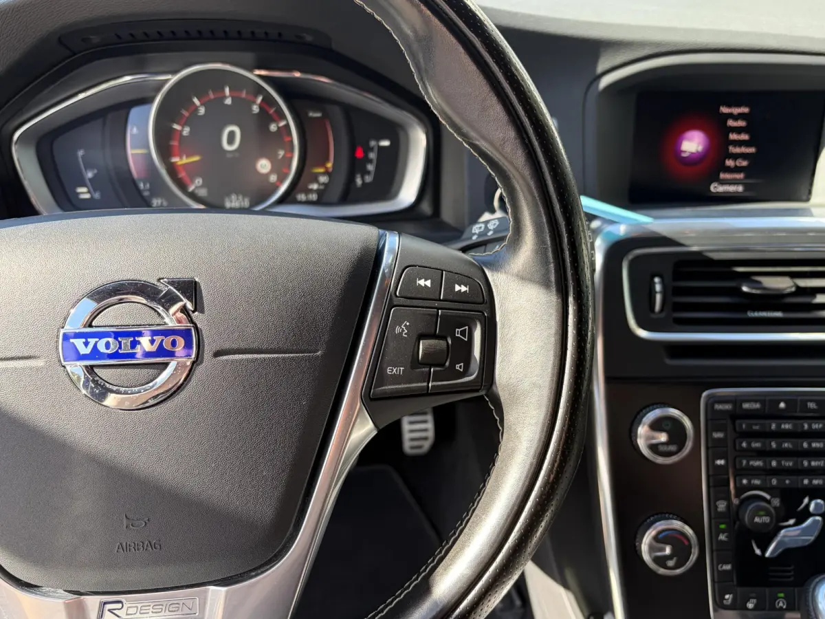 2.0 T4 Business Sport / Automaat / 190 PK / Dealer-Onderhouden / Standkachel / Adaptieve Cruise-Control / Stuur-/ Stoelverwarming + Achter / Climate-Control / Keyless / Radio-Bluetooth / Nav