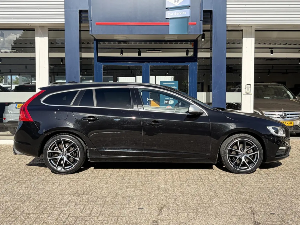 2.0 T4 Business Sport / Automaat / 190 PK / Dealer-Onderhouden / Standkachel / Adaptieve Cruise-Control / Stuur-/ Stoelverwarming + Achter / Climate-Control / Keyless / Radio-Bluetooth / Nav