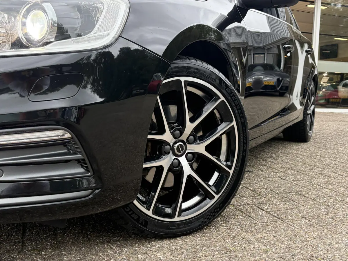 2.0 T4 Business Sport / Automaat / 190 PK / Dealer-Onderhouden / Standkachel / Adaptieve Cruise-Control / Stuur-/ Stoelverwarming + Achter / Climate-Control / Keyless / Radio-Bluetooth / Nav