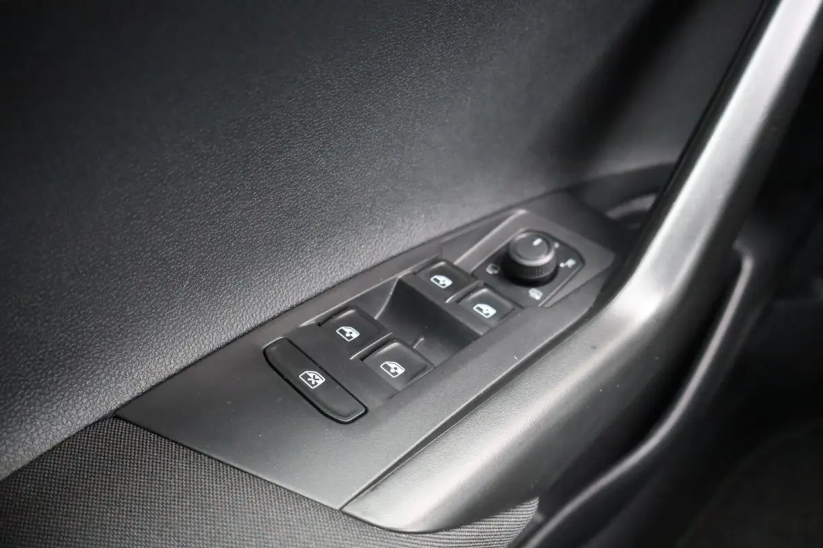 1.0 TSI 110pk DSG Life | Achteruitrijcamera | Adaptieve Cruise Control | Automaat