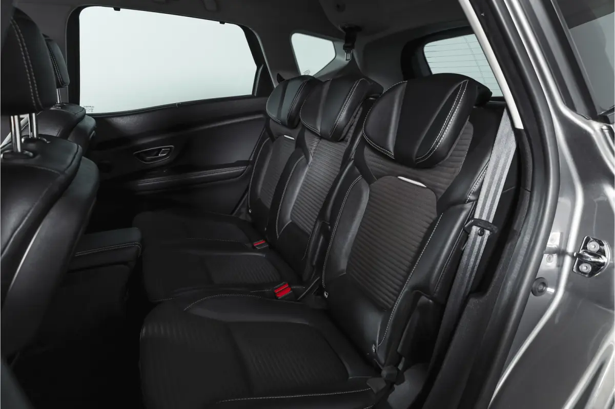 1.2 TCe 130 PK Bose Orig. NL | Trekhaak | Cruise | HUD | PDC | Camera | NAV | ECC | Massage | LM 20" |