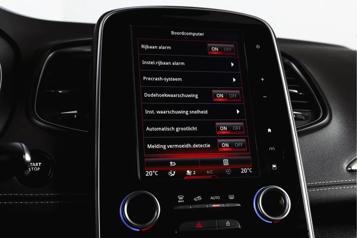1.2 TCe 130 PK Bose Orig. NL | Trekhaak | Cruise | HUD | PDC | Camera | NAV | ECC | Massage | LM 20" |