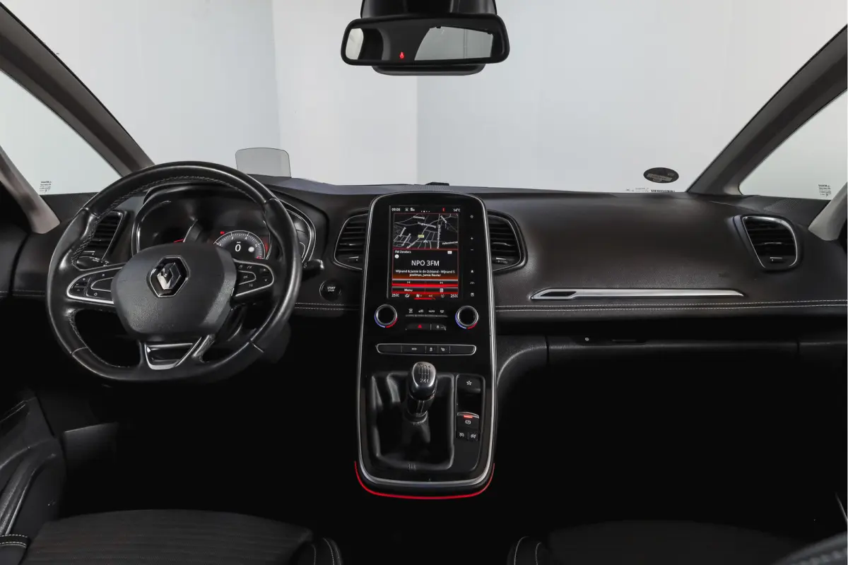 1.2 TCe 130 PK Bose Orig. NL | Trekhaak | Cruise | HUD | PDC | Camera | NAV | ECC | Massage | LM 20" |