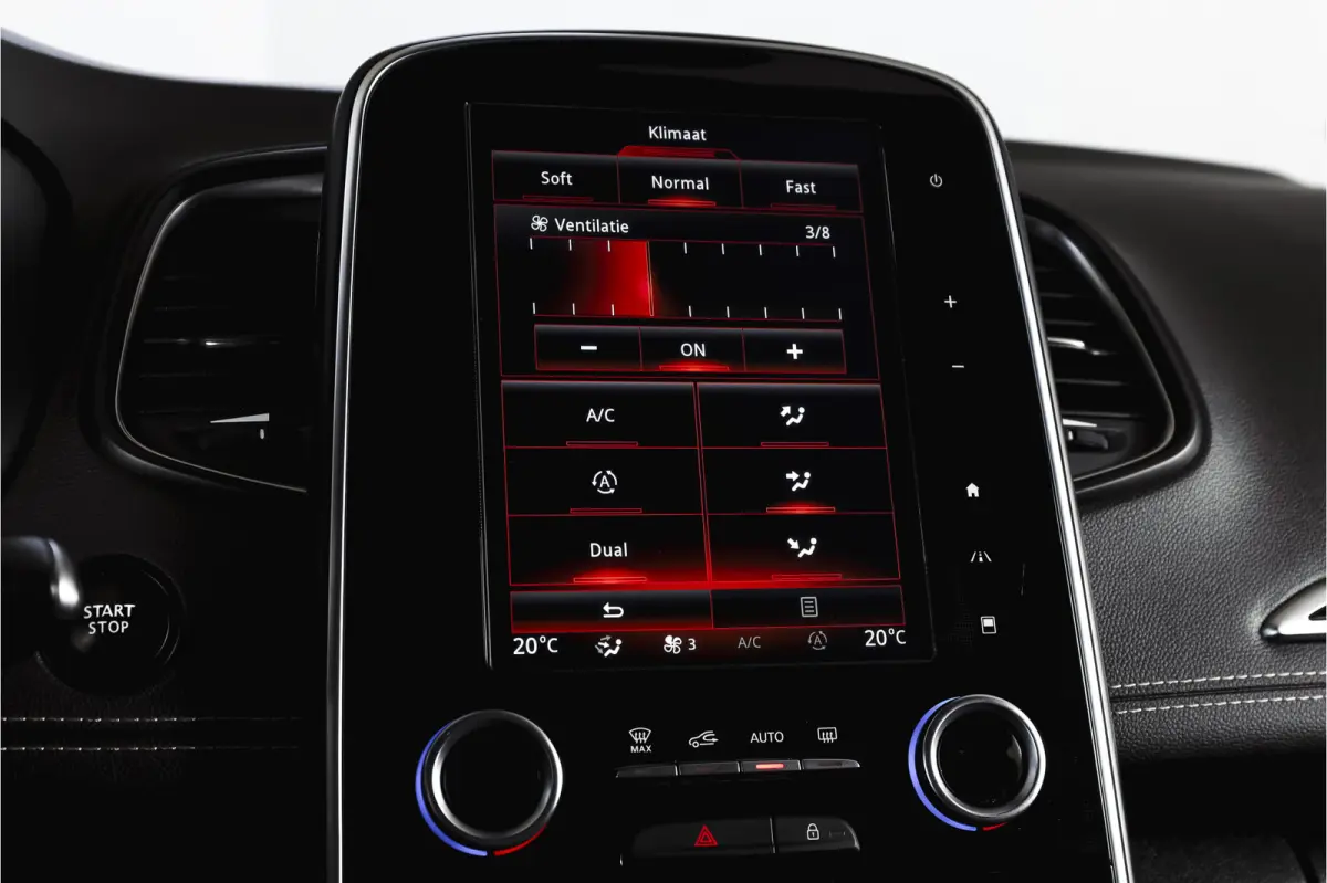 1.2 TCe 130 PK Bose Orig. NL | Trekhaak | Cruise | HUD | PDC | Camera | NAV | ECC | Massage | LM 20" |