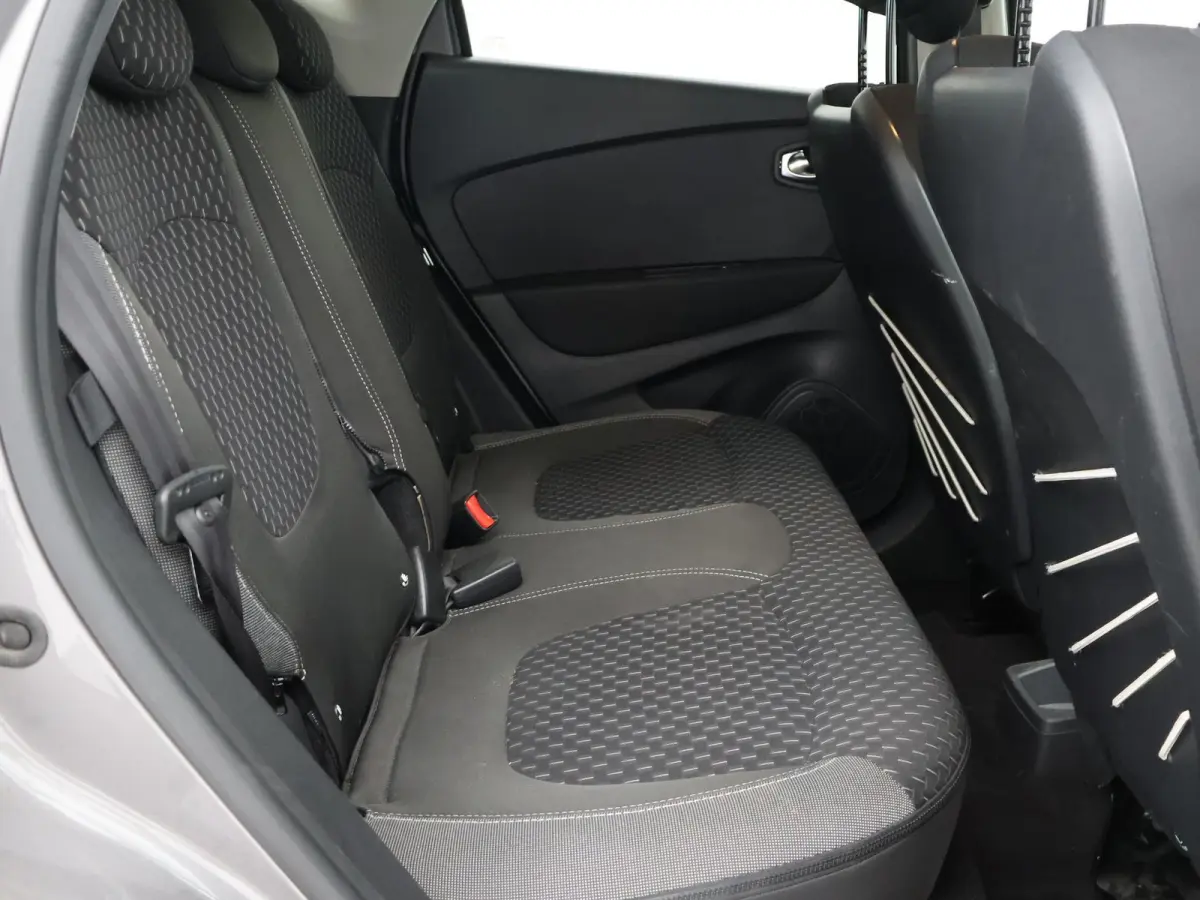 0.9 TCe INTENS *NIEUWE DB KETTING* Renault Captur 0.9 TCe INTENS + CAMERA / TREKHAAK / NAVIGATIE / DAB / LED
