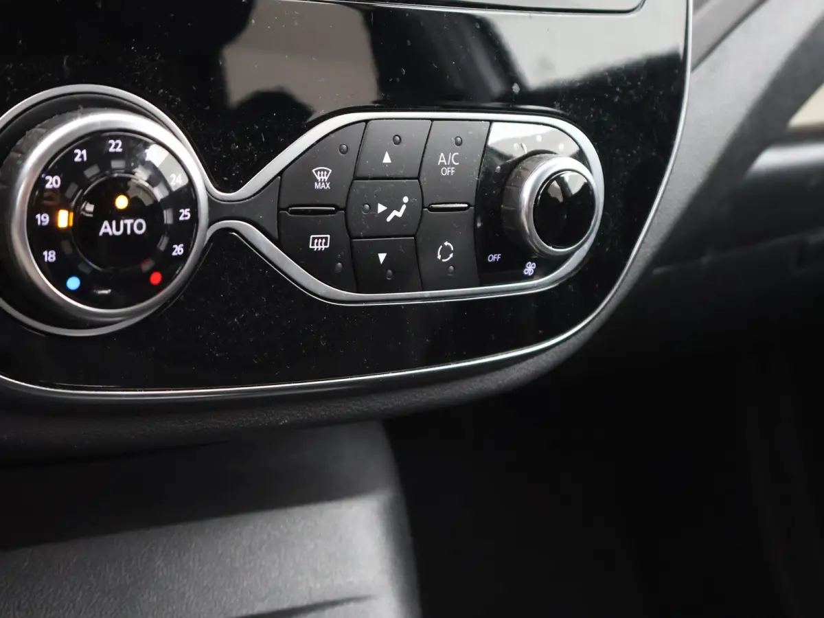 0.9 TCe INTENS *NIEUWE DB KETTING* Renault Captur 0.9 TCe INTENS + CAMERA / TREKHAAK / NAVIGATIE / DAB / LED
