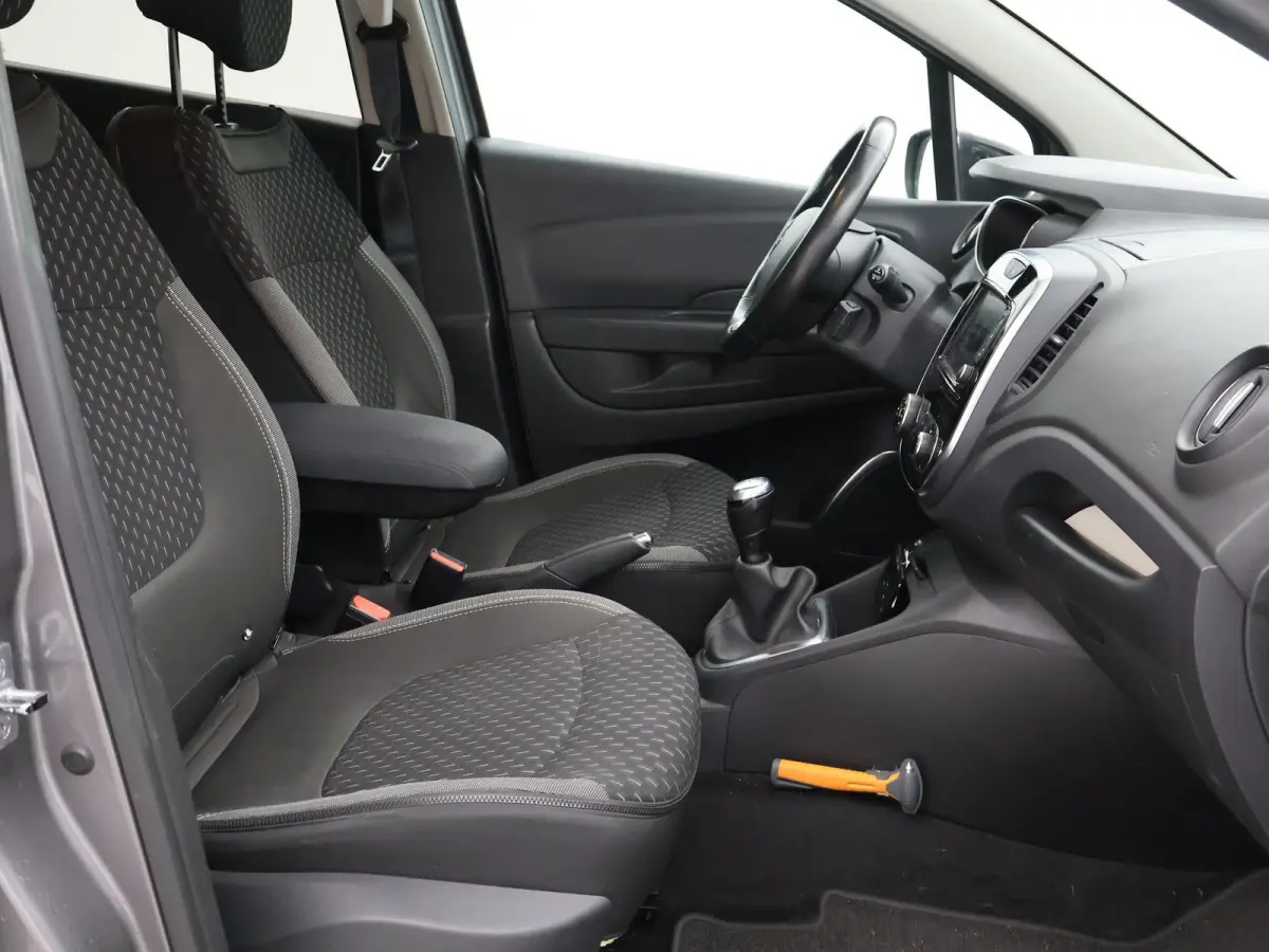 0.9 TCe INTENS *NIEUWE DB KETTING* Renault Captur 0.9 TCe INTENS + CAMERA / TREKHAAK / NAVIGATIE / DAB / LED